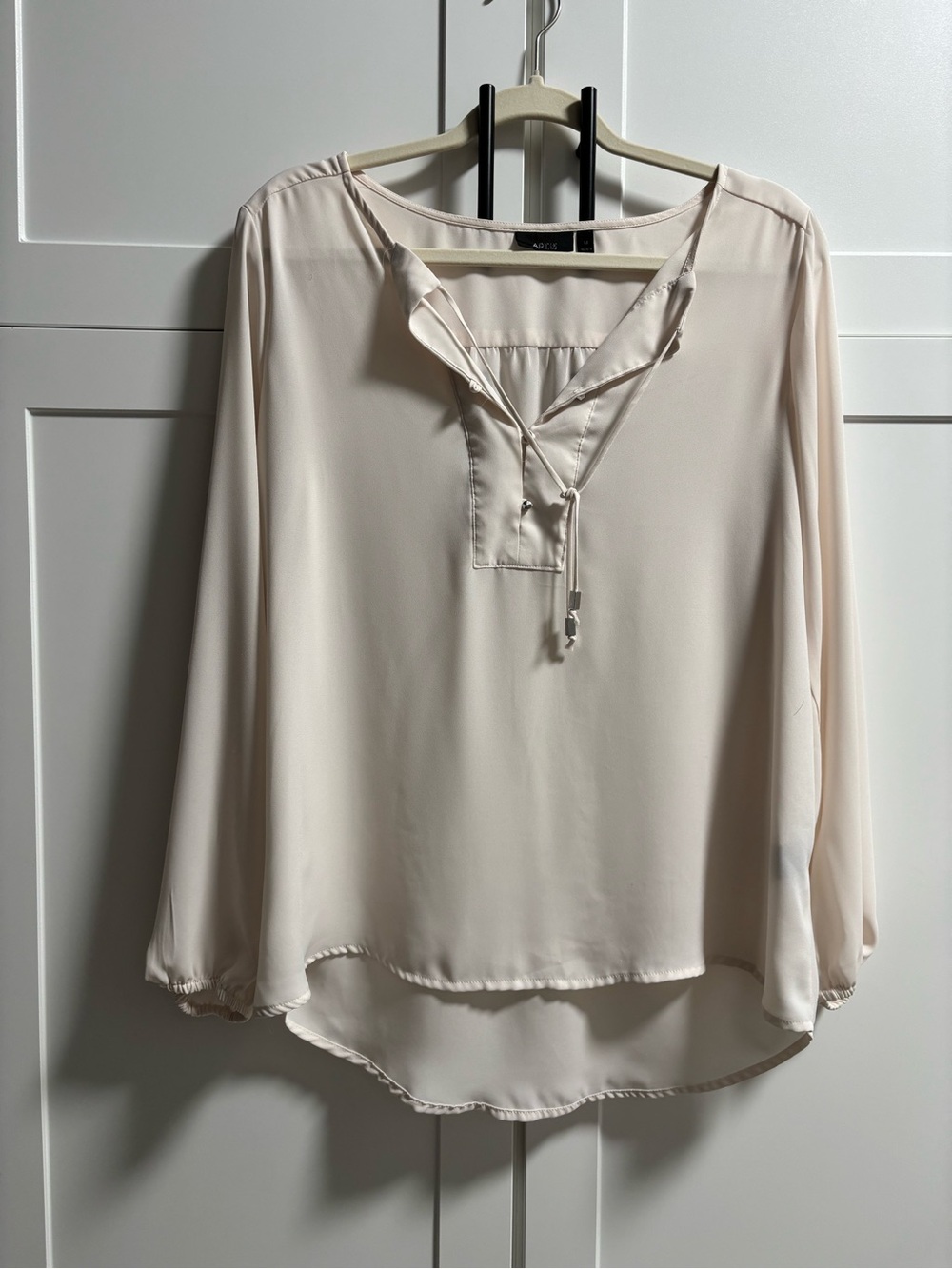 Apt. 9 Cream Tie-Neck Long Sleeve Blouse - Size M